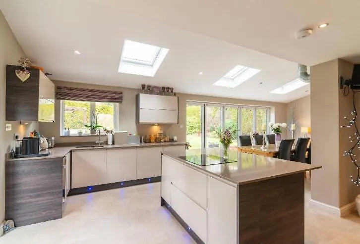 Wilmslow Airbnb 0*,