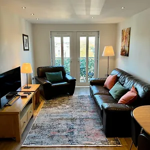 Apartment Serviced, Chester